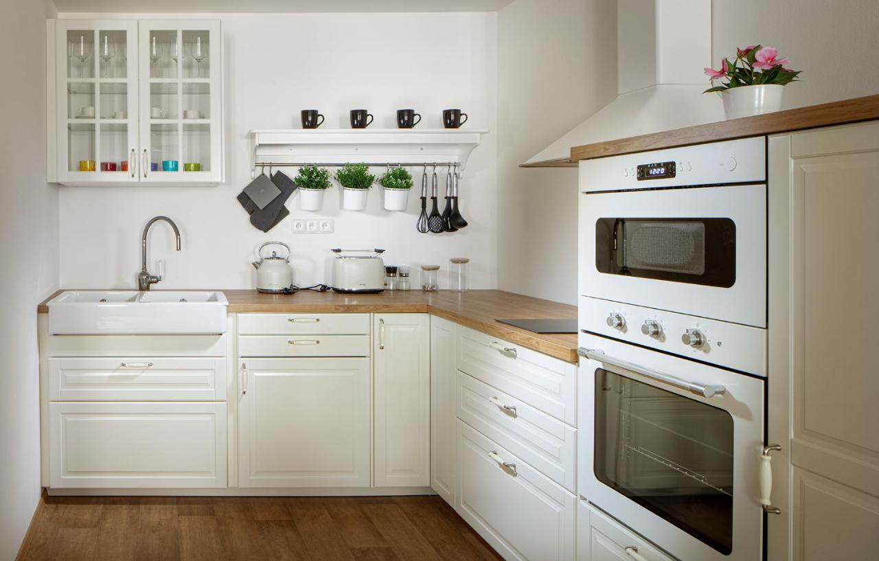Apartmany Myslivna Остров Экстерьер фото