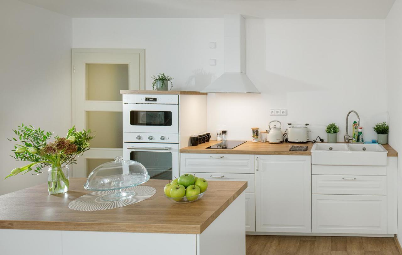 Apartmany Myslivna Остров Экстерьер фото